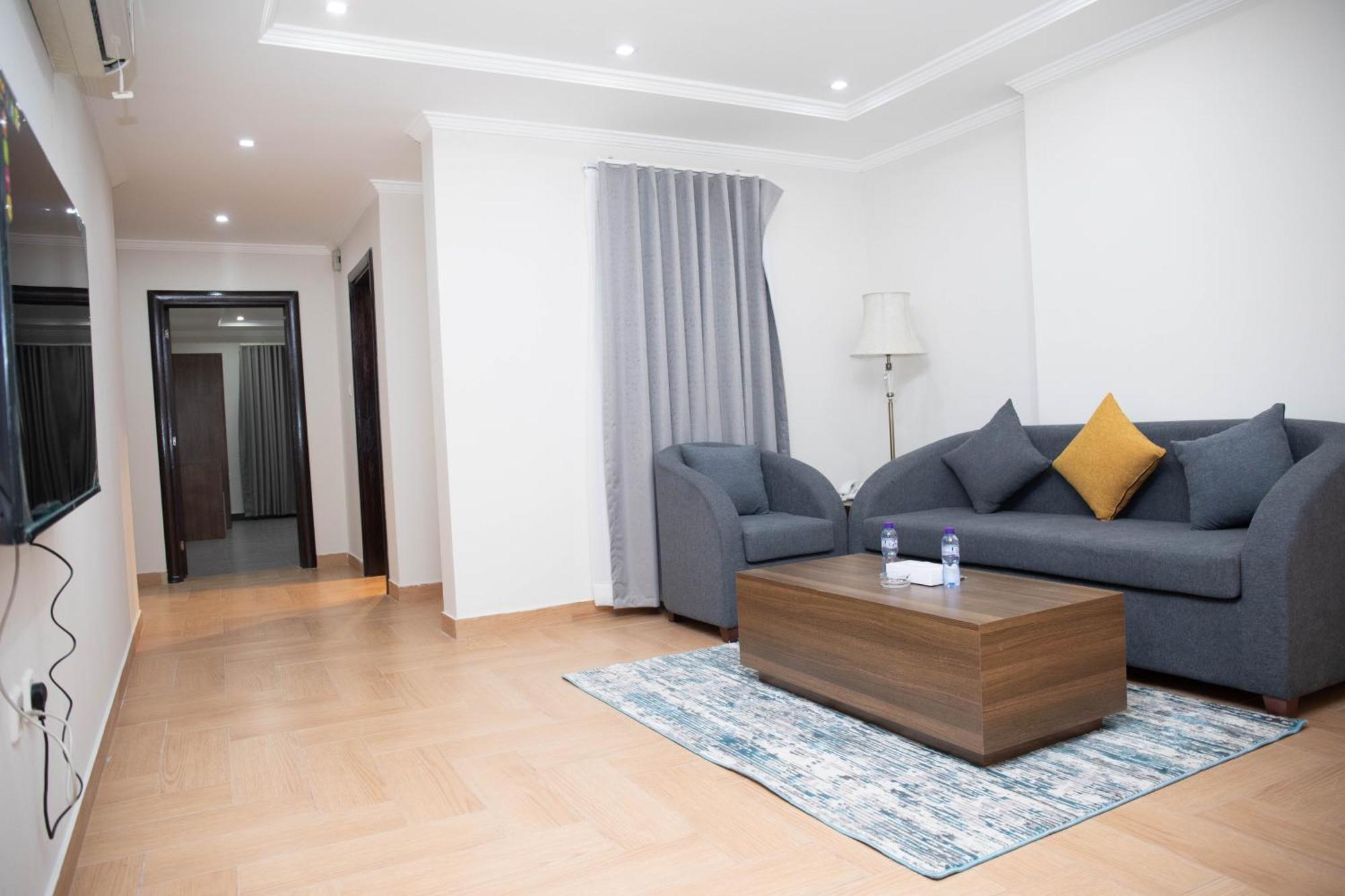 Golden Suites Jubail Exterior foto